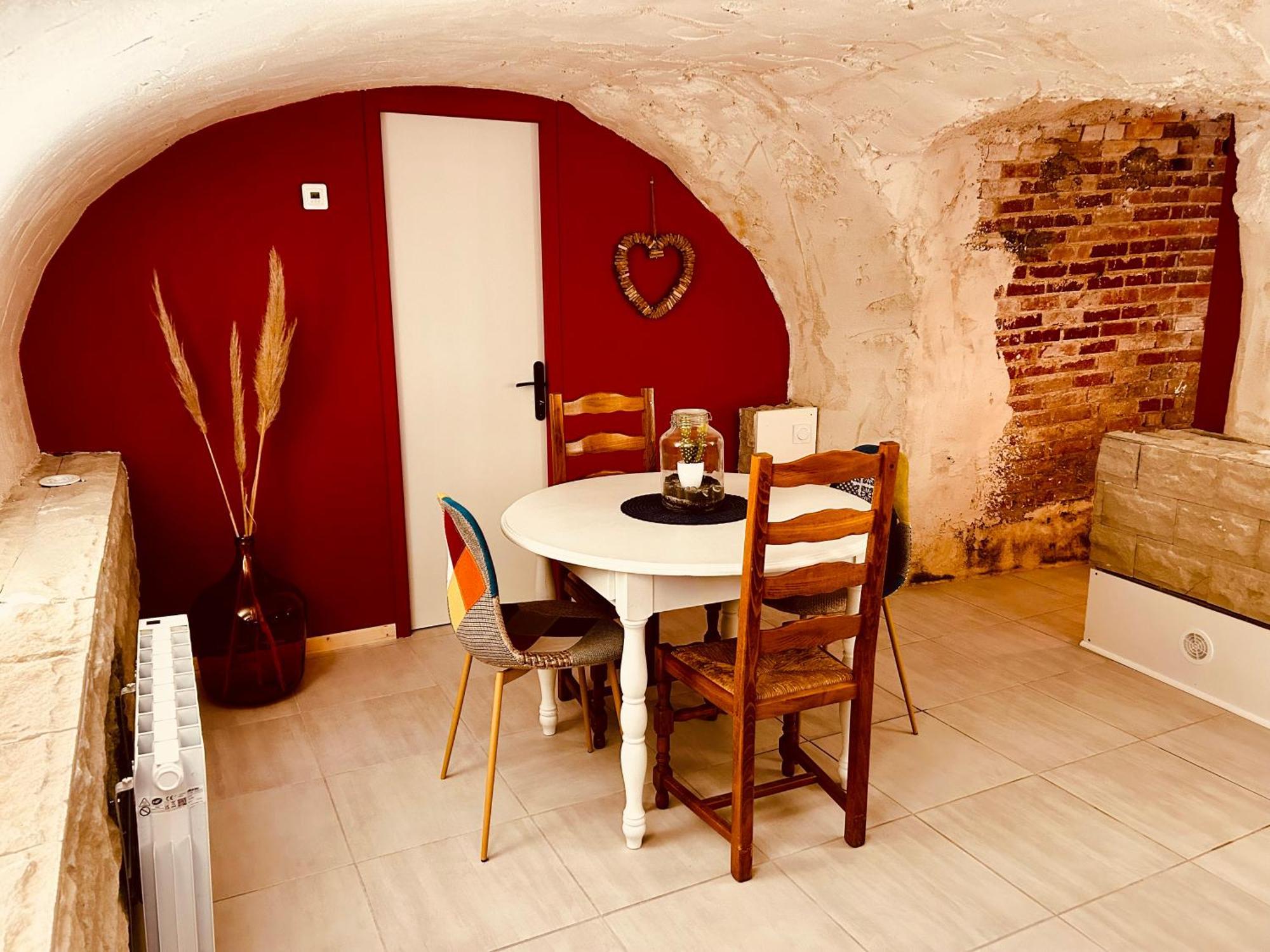 La Cave Aux Lumieres - Proche Centre-Ville - 2 Chambres - Wifi Renaison Екстериор снимка