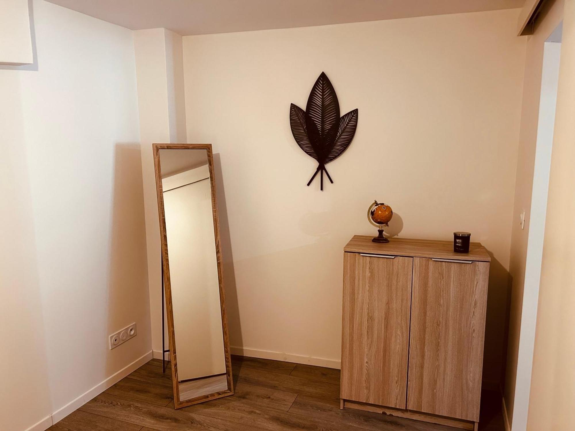 La Cave Aux Lumieres - Proche Centre-Ville - 2 Chambres - Wifi Renaison Екстериор снимка